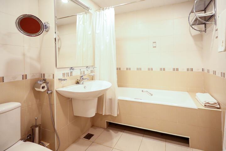 Room 32 of 69