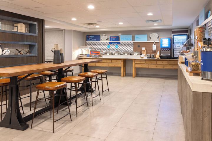 Breakfast/Coffee Service 28 of 38