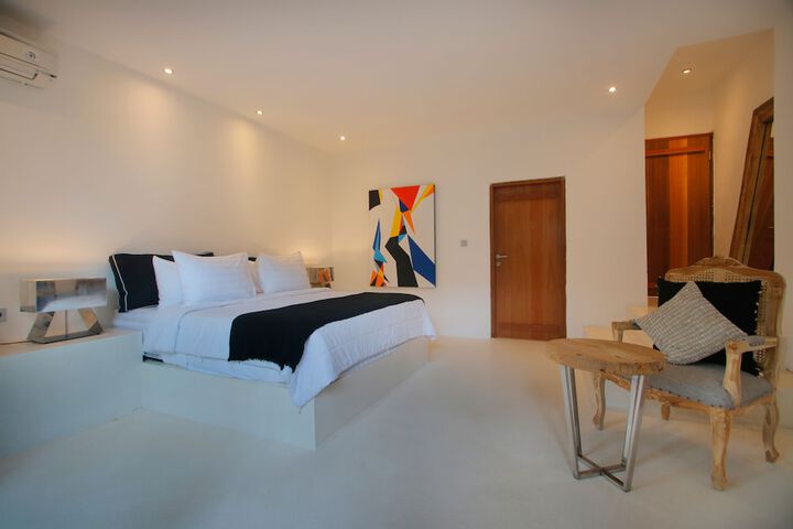 Room 6 of 78