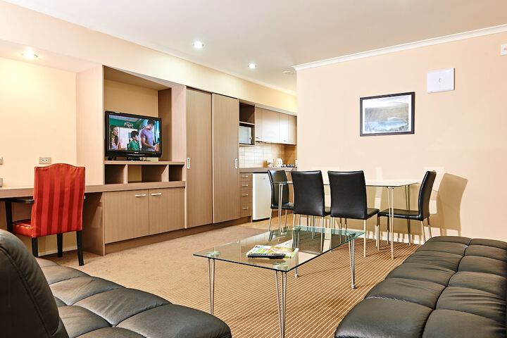 Room 8 of 34