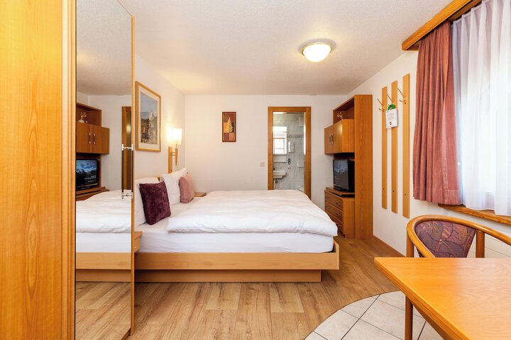 Room 40 of 111