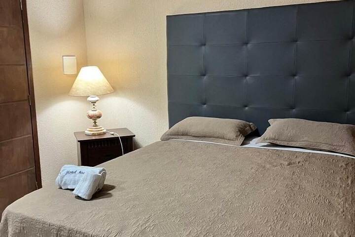 Room 12 of 22