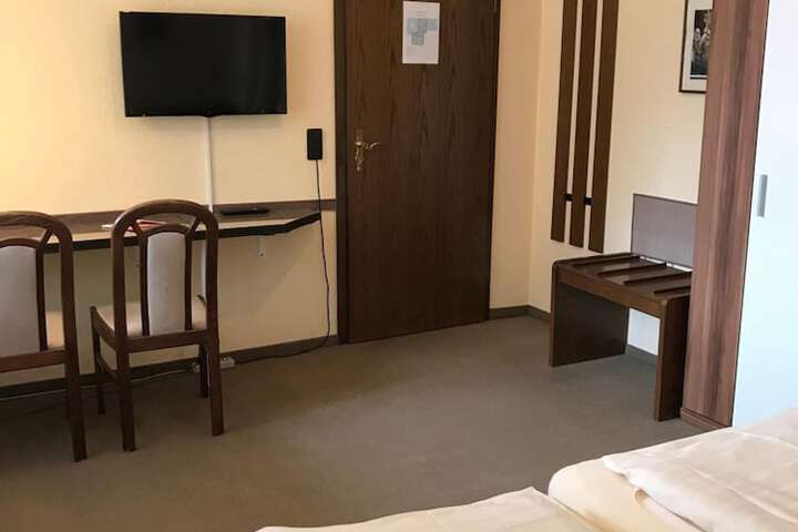 Room 10 of 41