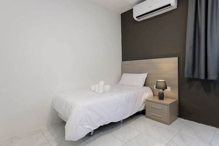 Room 30 of 89