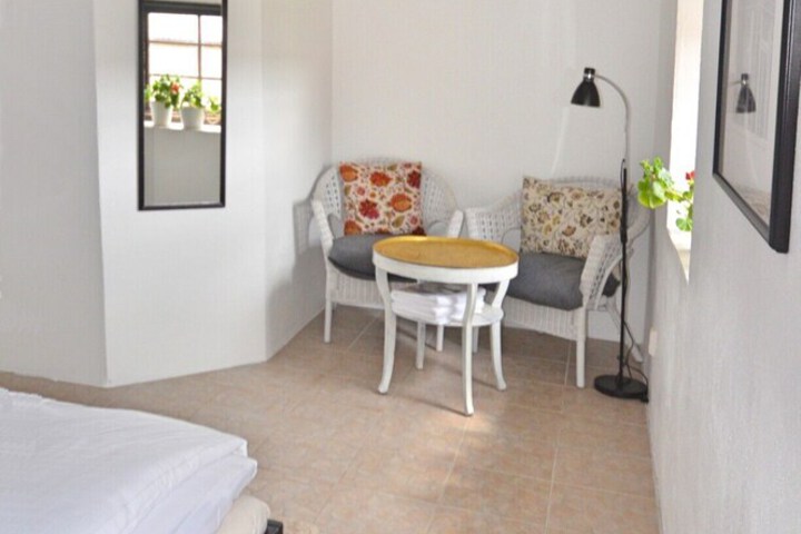 Room 18 of 140