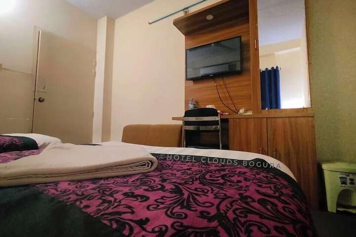 Room 4 of 10