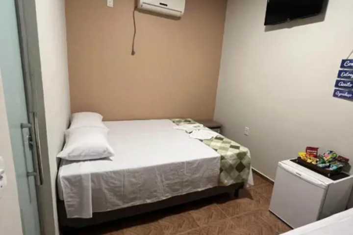 Room 13 of 17