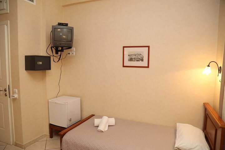Room 7 of 44