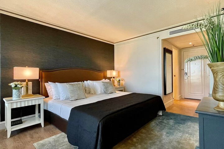 Room 10 of 41