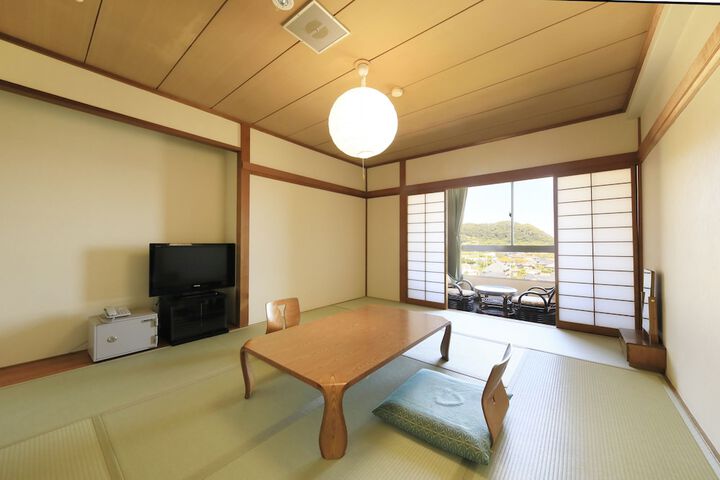 Room 18 of 66
