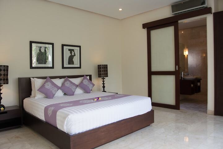 Room 2 of 20