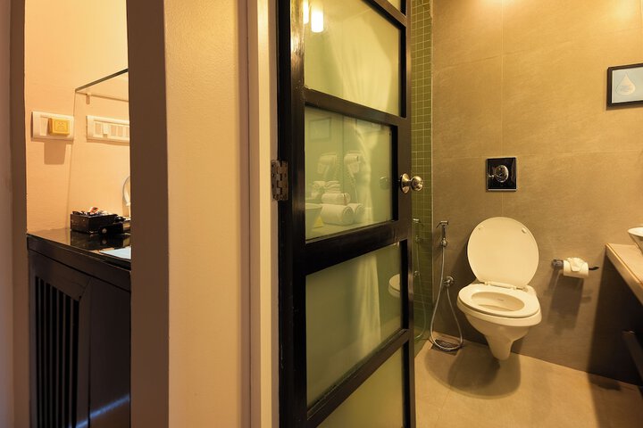 Room 37 of 103