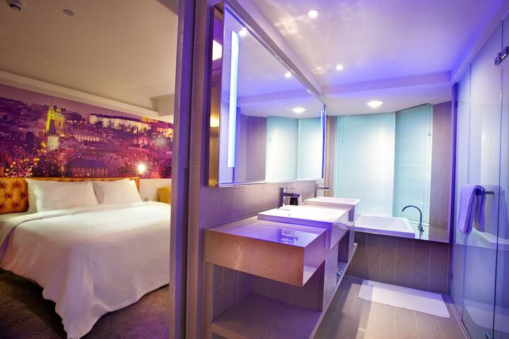 Room 28 of 42