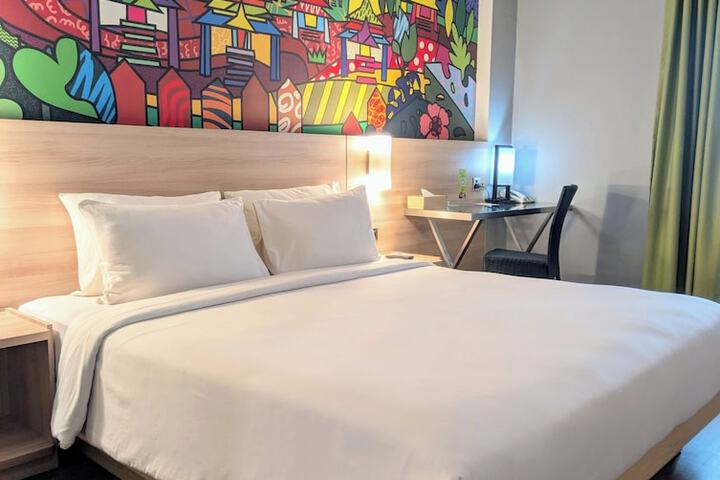 Room 15 of 32