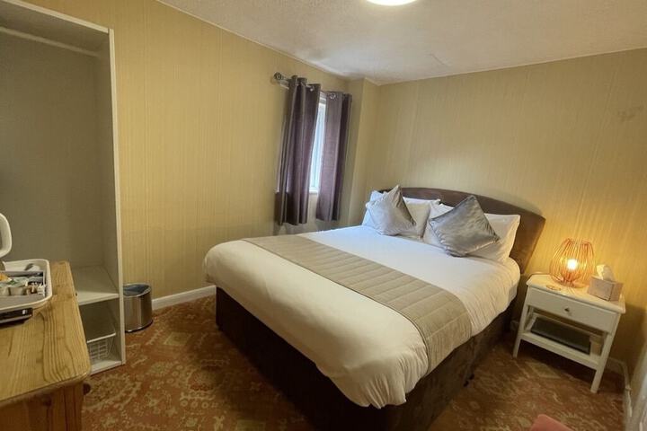 Room 17 of 30