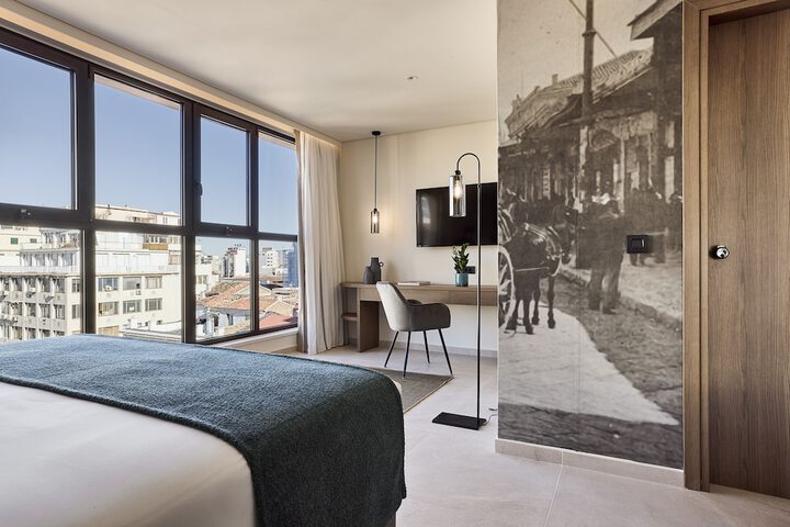 Room 17 of 103