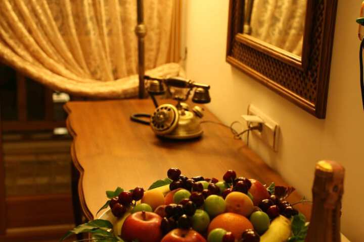 Room 8 of 34
