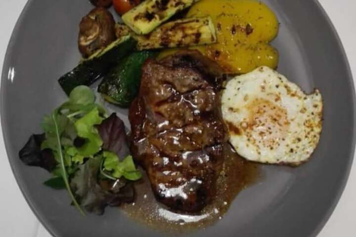 Dining 37 of 46