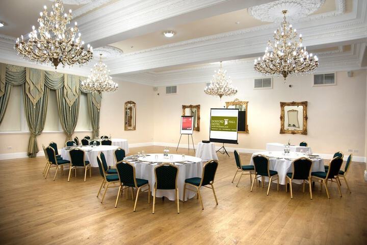 Ballroom/Hall 87 of 105