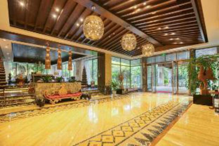 Hetang Yuechun Hotel