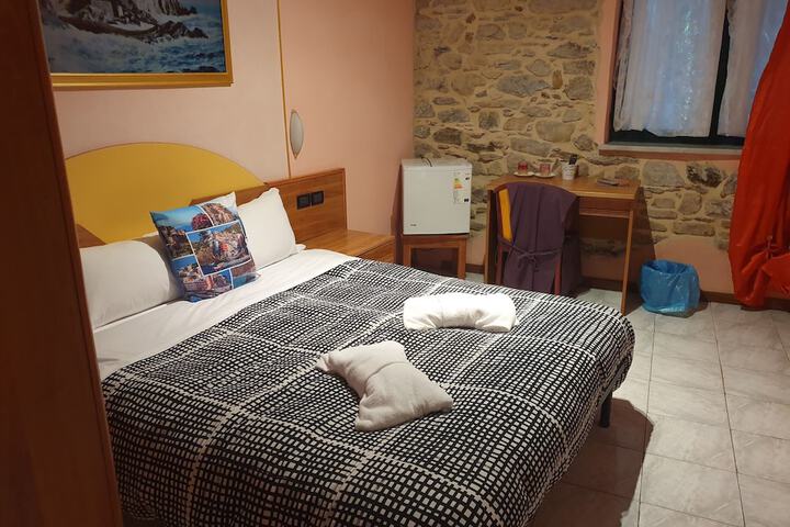 Room 16 of 28