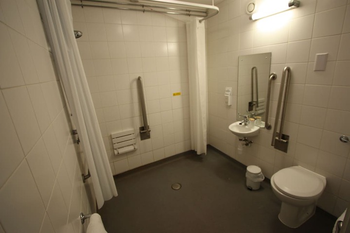 Room 136 of 236