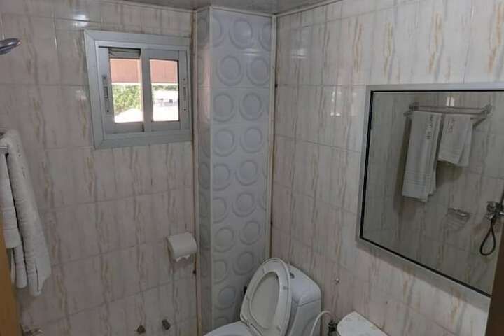 Room 43 of 99