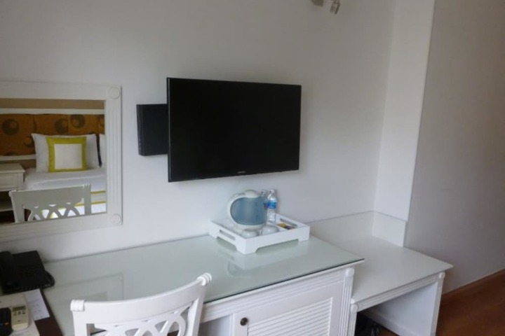Room 30 of 41