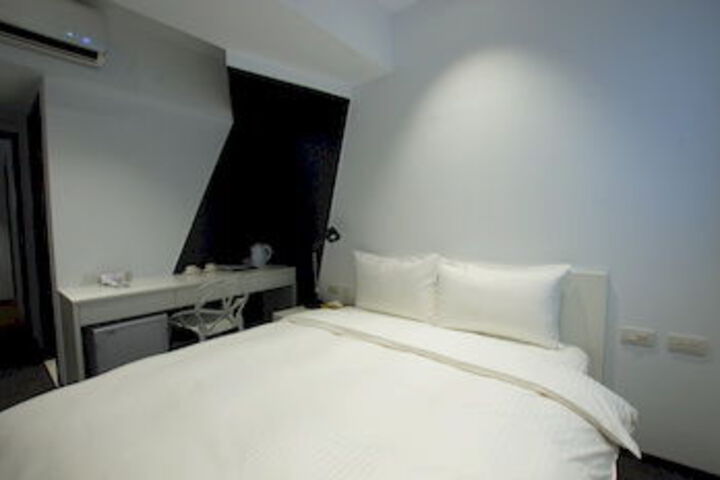 Room 38 of 65