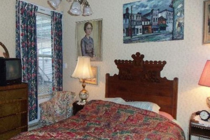 Room 8 of 44
