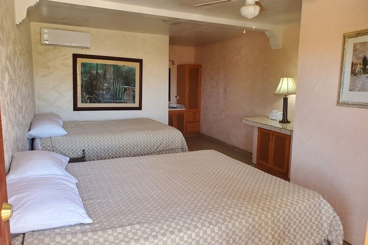 Room 20 of 33