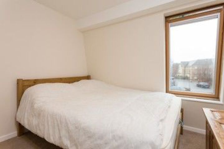 Room 9 of 28