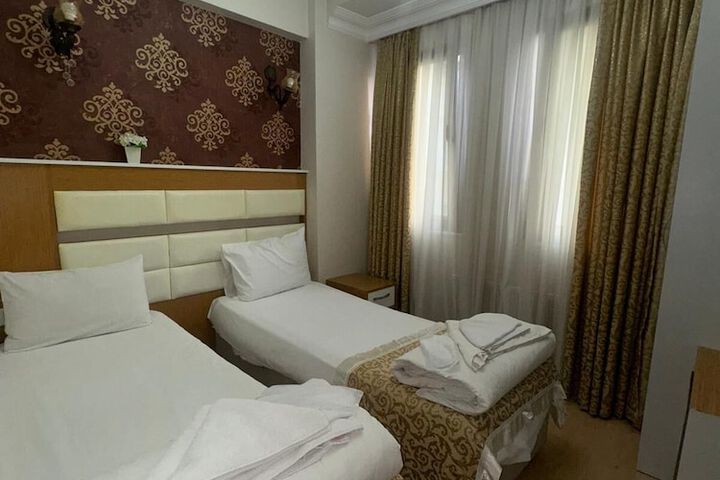Room 35 of 70