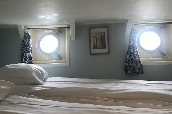 Room 12 of 50