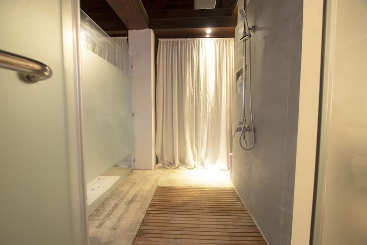 Bath Interior