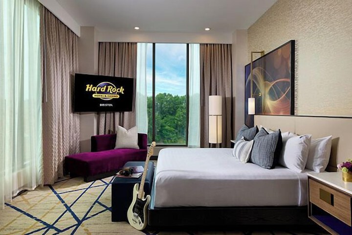 Room 12 of 48