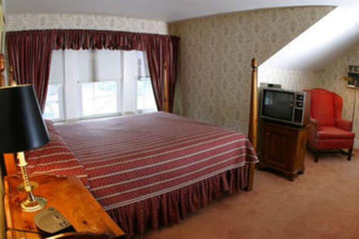 Room 44 of 69