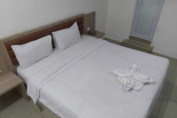 Room 16 of 26