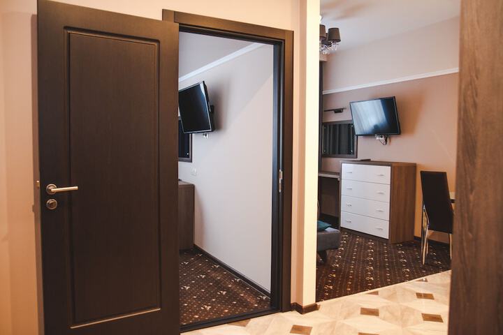 Room 13 of 43