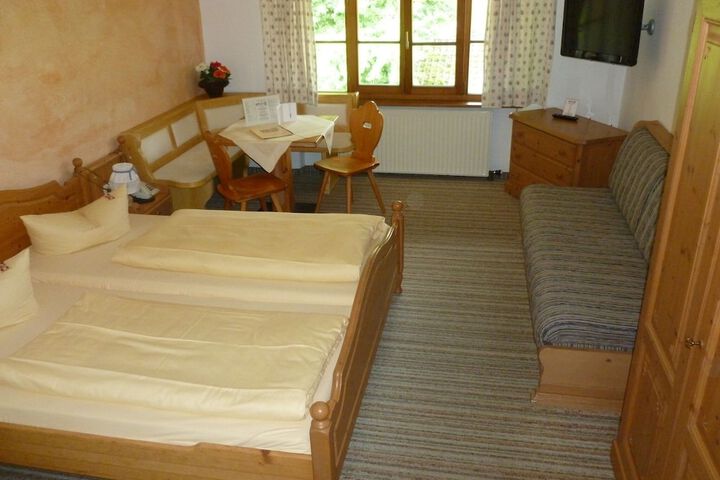 Room 3 of 46