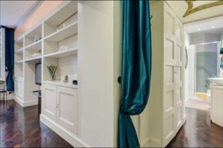 Room 44 of 71