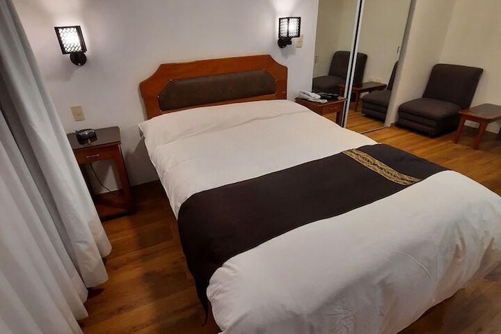 Room 14 of 70