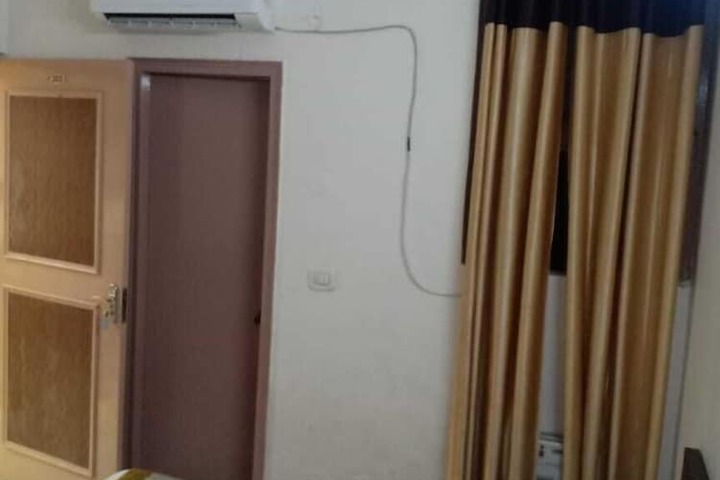Room 3 of 14