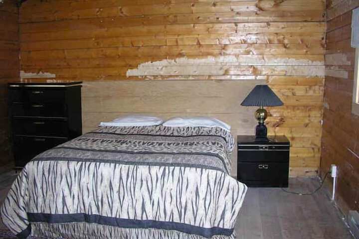 Room 27 of 218