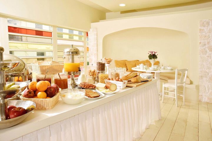 Breakfast/Coffee Service 47 of 65