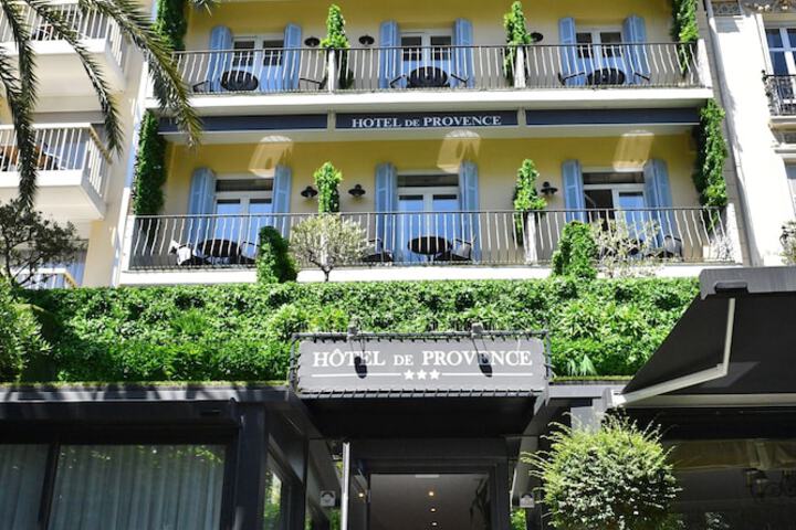 Hotel 74 of 77