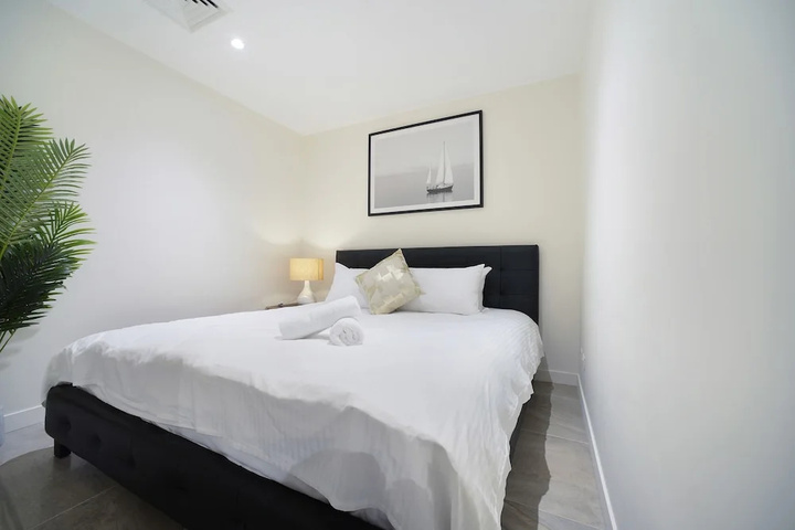 Room 3 of 10