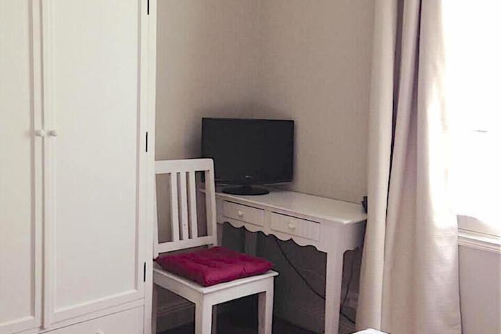 Room 29 of 61