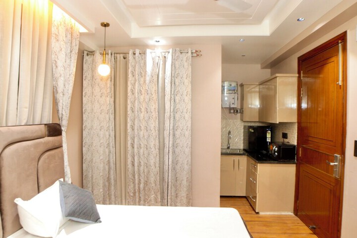 Room 16 of 60