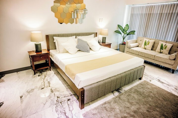 Room 8 of 70